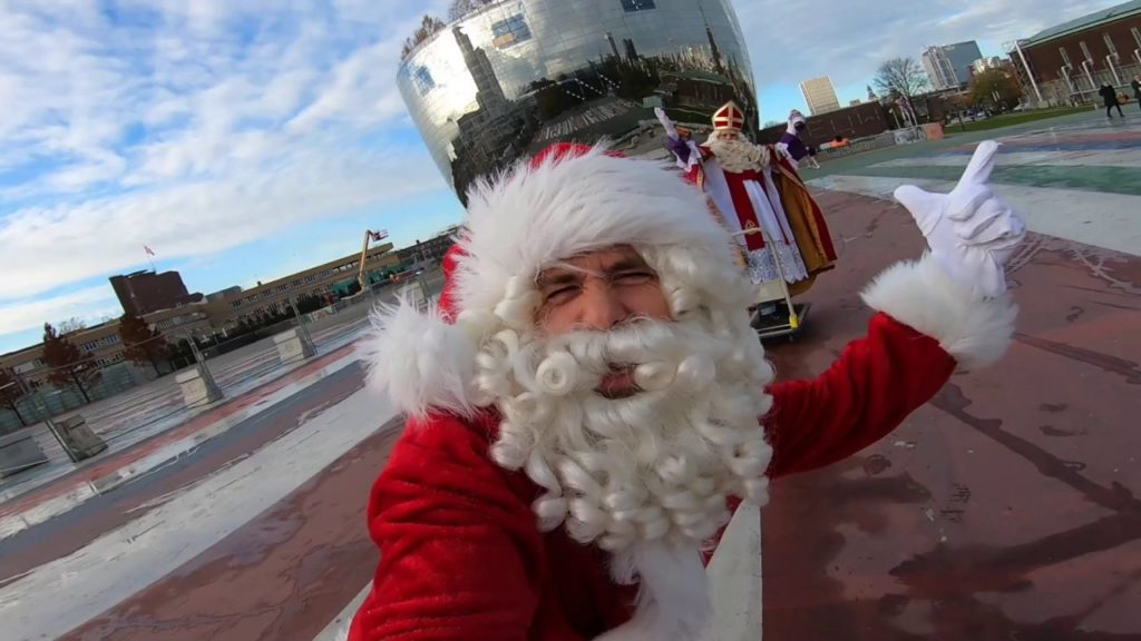 Klaas Vs Claus Sinterklaas En De Kerstman Botsen Met Elkaar In Middelland OPEN Rotterdam