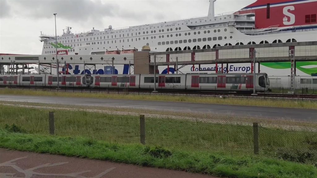 Waarom Rotterdammers de metro naar Hoek van Holland moeten pakken OPEN Rotterdam