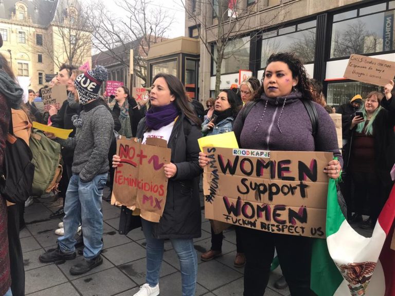 Honderden Mensen Lopen SlutWalk Tegen Seksueel Geweld - OPEN Rotterdam