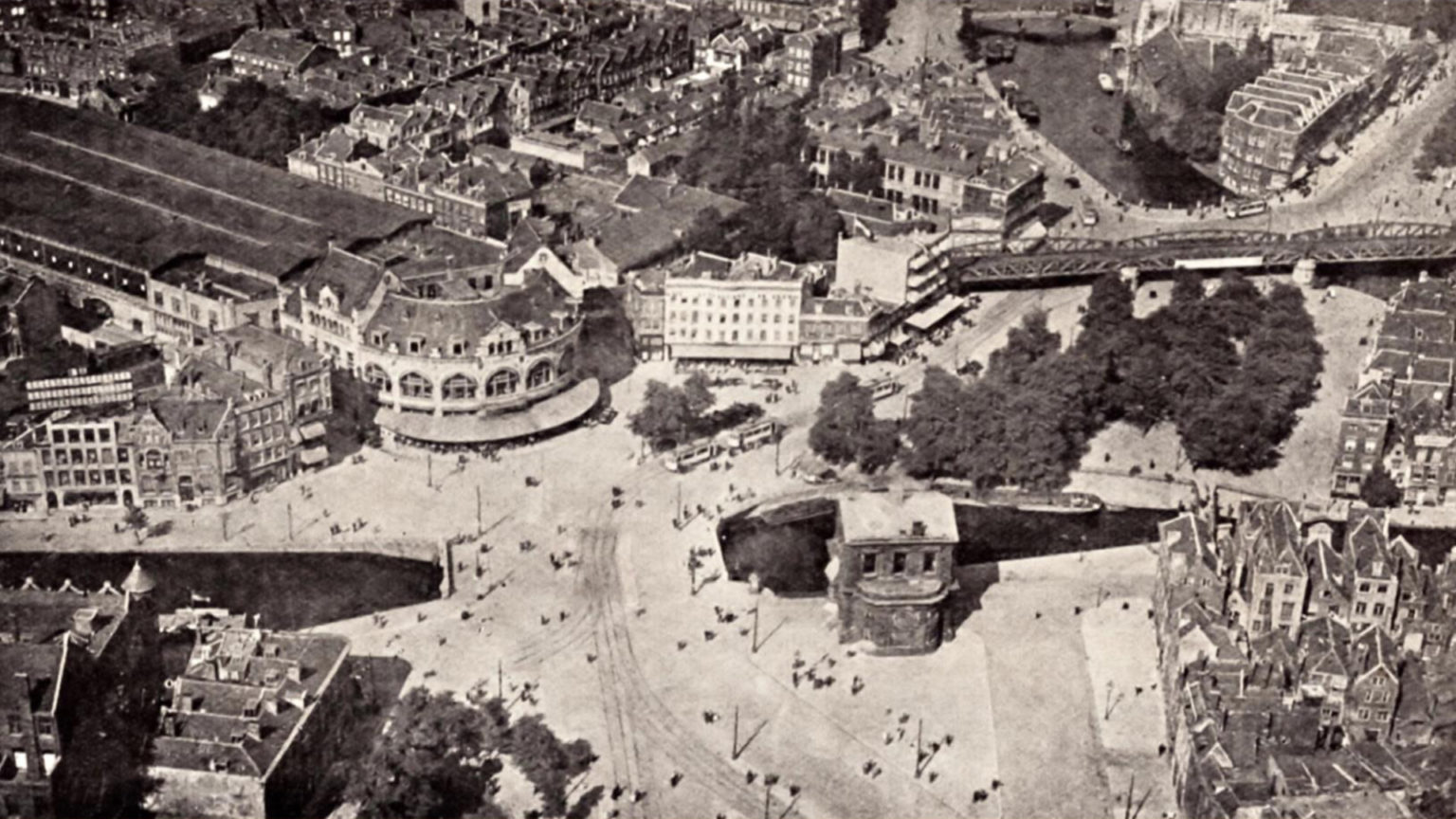 Historische beelden: Zo zag Rotterdam er van boven uit in 1924 - OPEN Rotterdam