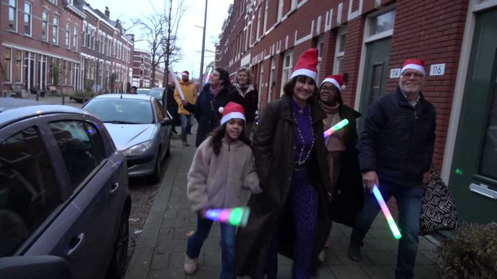 Bewoners Oude Noorden vieren kerst met een voorstelling 'Drie maanden