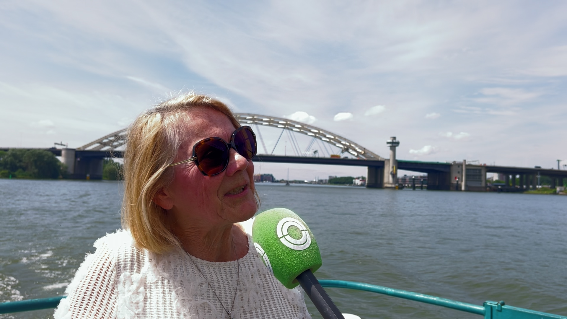 Brienenoordbrug tijdelijk dicht voor fietsers: ‘Scheelt mij omhoog trappen’