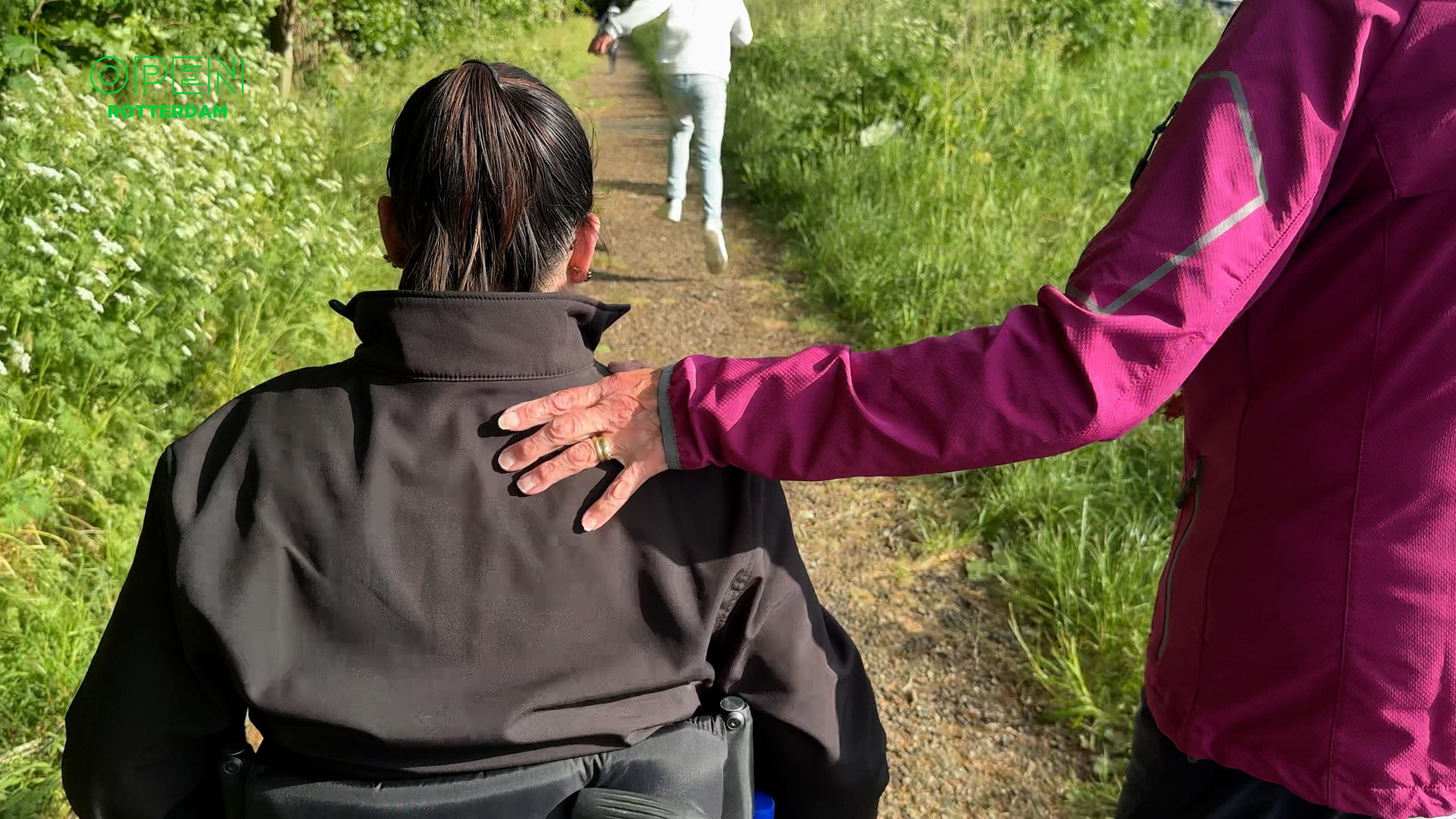 Oma Paulien (81) wandelt haar 76e avondvierdaagse en is nog steeds nauwelijks bij te houden