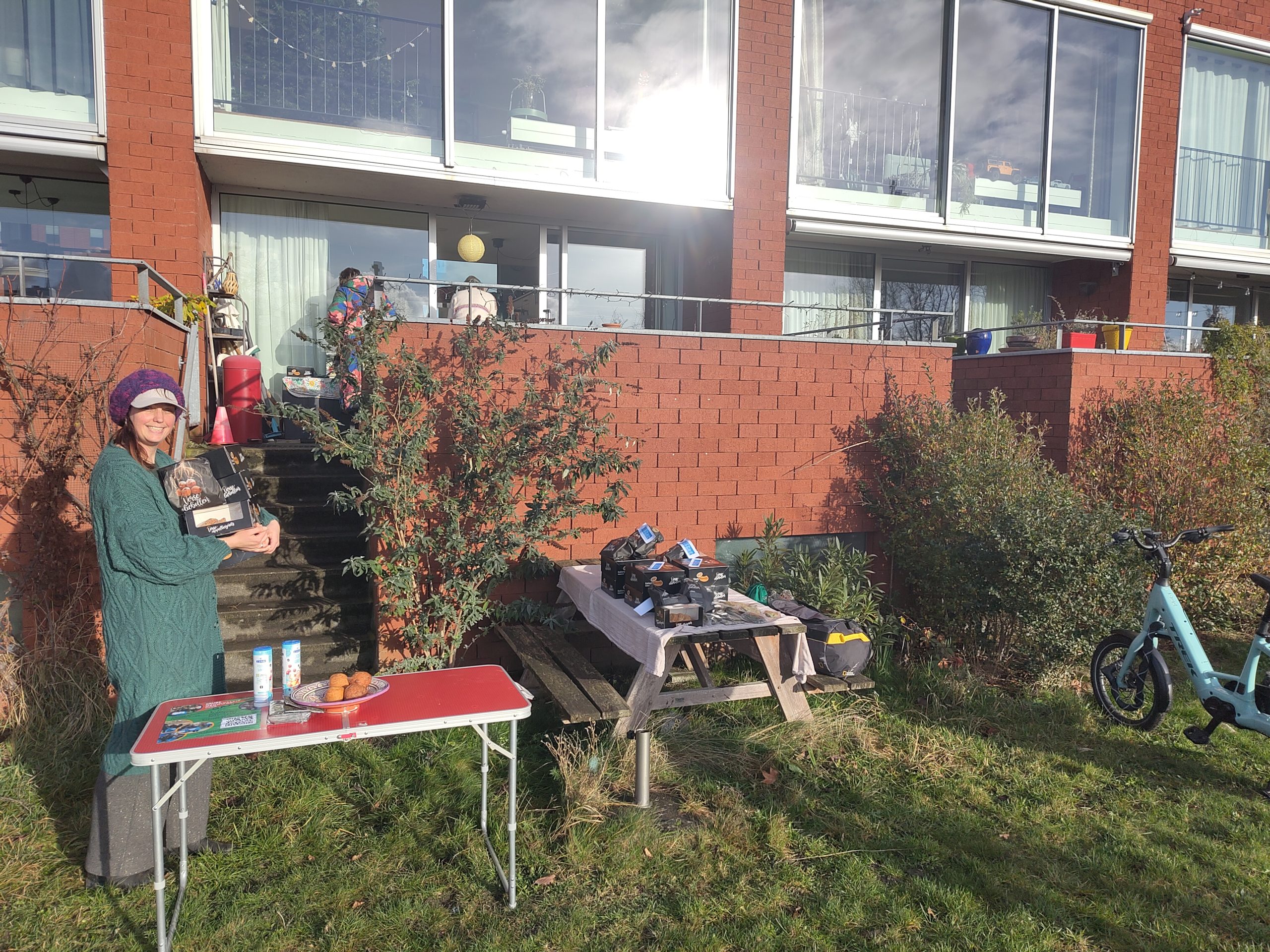 500 oliebollen en bijna 2000 euro: Rotterdamse actie voor Gaza loopt storm