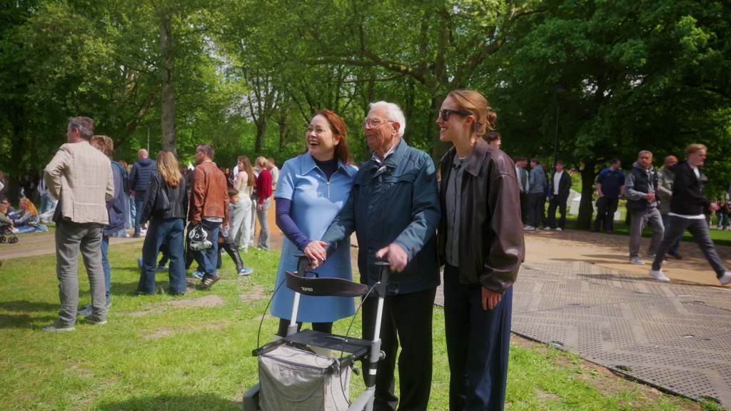 Opa Huub (95) viert vrijheid met Eva: van oorlog in Zeeland naar Bevrijdingsfestival in Rotterdam